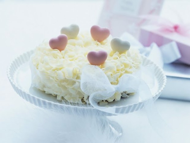 romantic-ambience--white-chocolateds-for-valentines-day-92322
